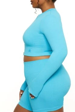 Long Sleeve Zip Crop Top In Blue 24 Long Sleeve Zip Crop Top In Blue -Core Fit Shop BT0448 4 All The Way Blue Long Sleeve Inverse Zip Crop Top