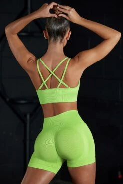 Seamless Strappy Sports Bra In Green
