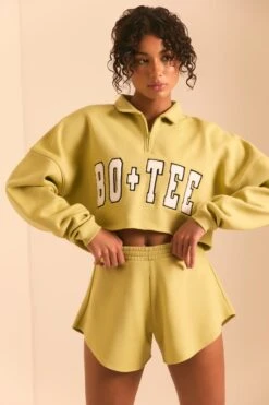 Sweat Shorts In Matcha Green -Core Fit Shop BT0492 BT0496 6 Relax Green Shorts Oversized Jumper 1