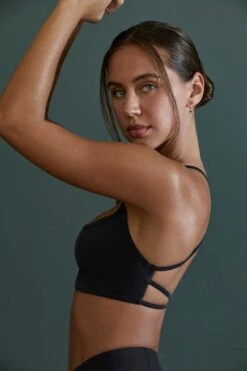 Scoop Neck Open Back Sports Bra In Black -Core Fit Shop BT0605 BT0604 7 Black Full Lenght Leggings Scoop Sport Bra