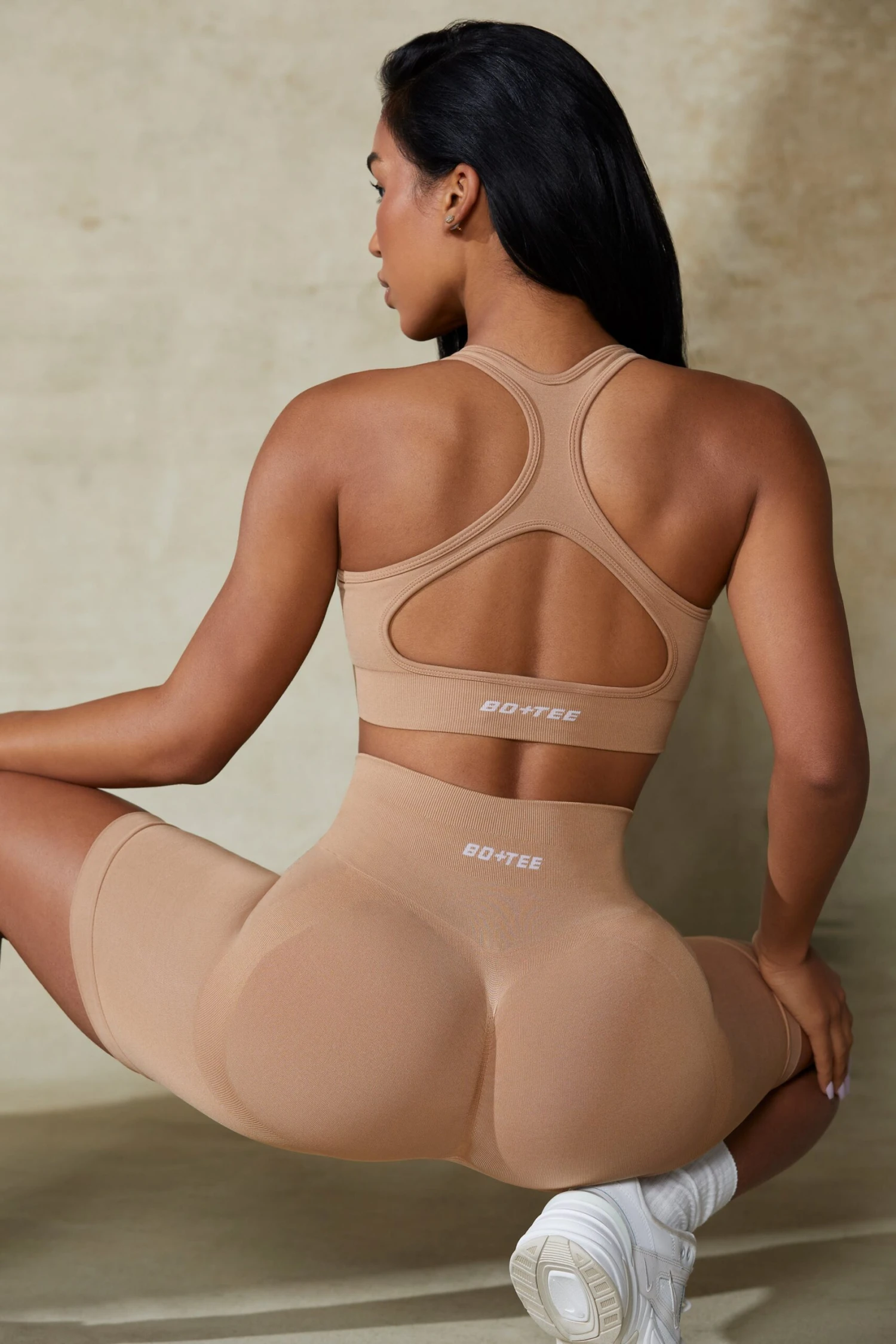 Cut Out Define Luxe Sports Bra In Warm Taupe 8 Cut Out Define Luxe Sports Bra In Warm Taupe - Image 6