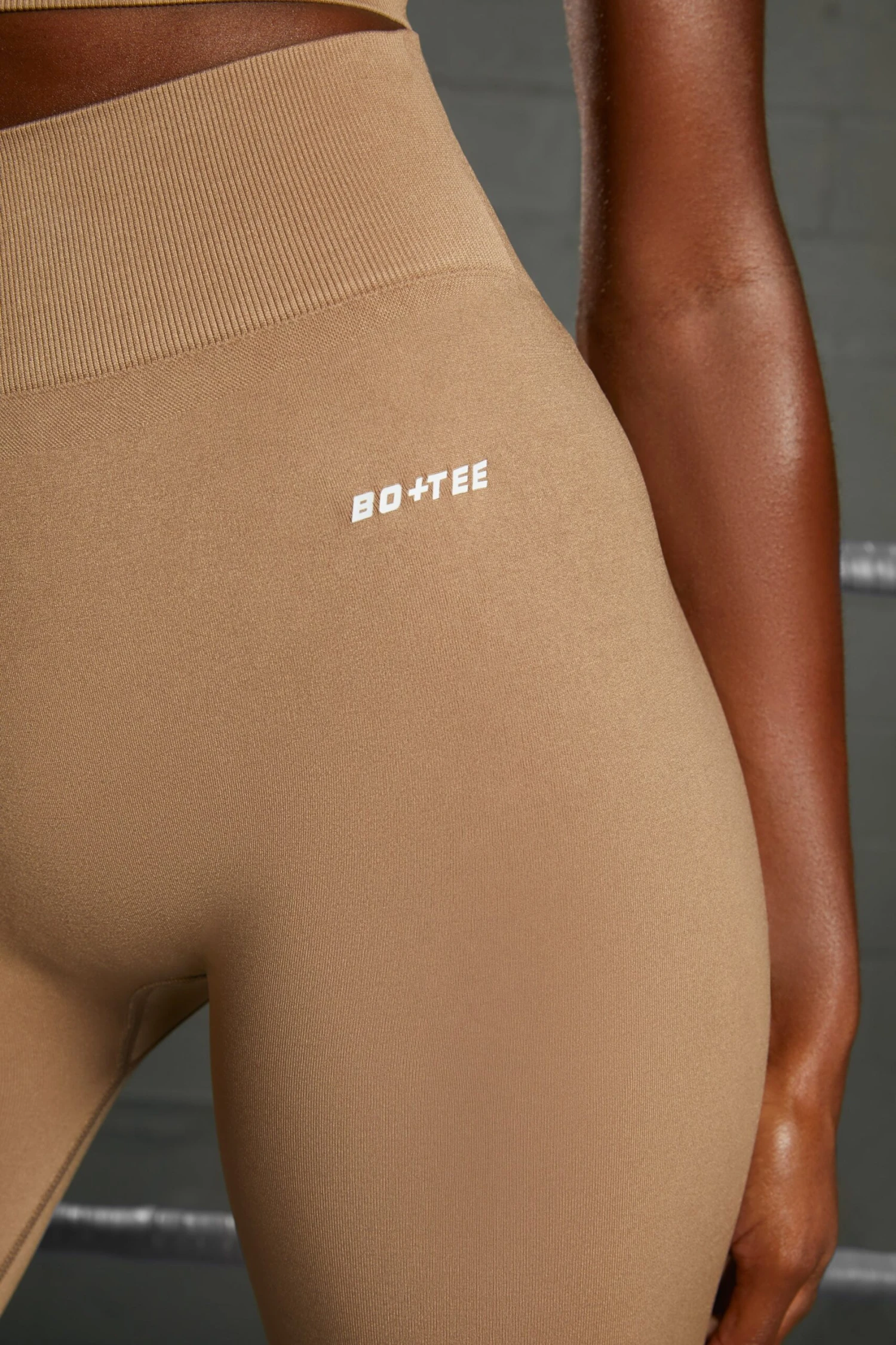 Surge Curved Waist Seamless Leggings In Brown 8 Surge Curved Waist Seamless Leggings In Brown - Image 6