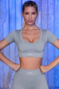 V Neck Short Sleeve Crop Top In Grey